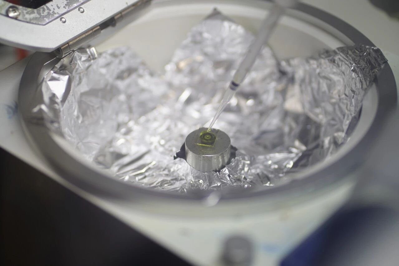 Spin-coating of a perovskite thin film